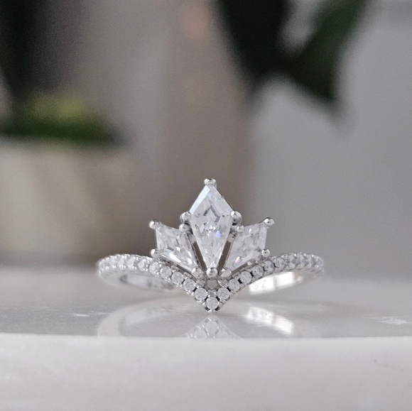 Kite Wishbone Ring, Disney Frozen Ring Collection, 925 Sterling Silver - Picture 4 of 6